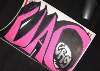 Sticker ou slaps ornée de graffitis (Art district)