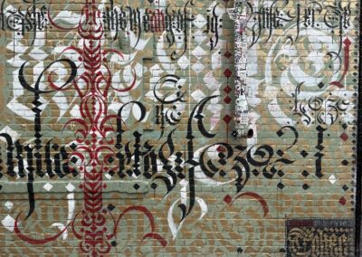 Street art à Los Angeles – fresque calligraffiti dorée et rouge de RETNA (Marquis Lewis)