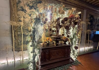 Weekend en Touraine entre amis : Arche végétale et forestière dans le Vestibule Katherine Briçonnet lors de l’édition Grand Nord au château de Chenonceau (Jean-François Bouchet - MOF).