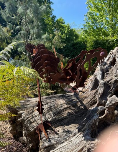 Séminaire exclusif en Touraine : dinosaure métallique du « Jurassic Plantes » (Festival international des jardins de 2026 à Chaumont-sur-Loire).