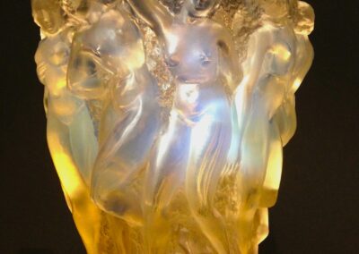 Weekend sur mesure en Alsace : Vase des Bacchantes par René Lalique (Technique du verre pressé) au Musée Lalique.