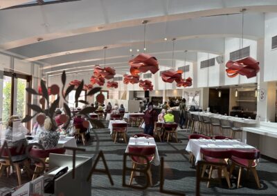 Voyage exclusif entre amis en Californie : Le restaurant « Ada's Table » (la table d’Ada) au musée Bowers (Santa Ana).