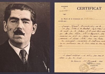 Séjour familial en Auvergne : Panneau commémoratif dédié à Marcel Bouchaudy, mort pour la France, avec portrait en noir et blanc et certificat de la mairie de La Bourboule.
