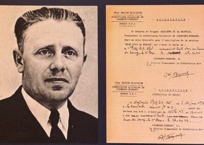 Séminaire original en Auvergne : Panneau commémoratif dédié à Abel Rozier, mort pour la France, avec portrait en noir et blanc et attestations militaires de Clermont-Ferrand.