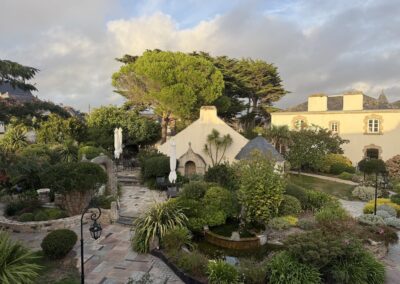 Escapade gastronomique entre amis en Bretagne : Vue sur le Corps de garde, un des bâtiments du Domaine de Rochevilaine (56).