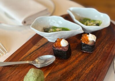 Voyage sur mesure en Bretagne : Amuse-bouche offert avant le Menu Homard en cinq services (Domaine de Rochevilaine - 56).